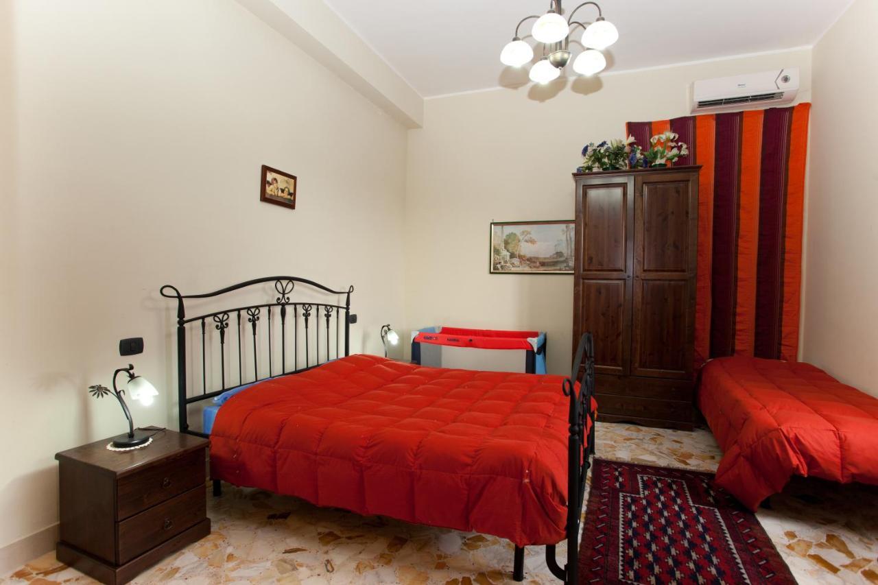 Bed and Breakfast Le Grotte Riposto Zimmer foto