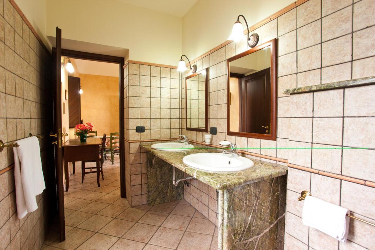 Bed and Breakfast Le Grotte Riposto Zimmer foto