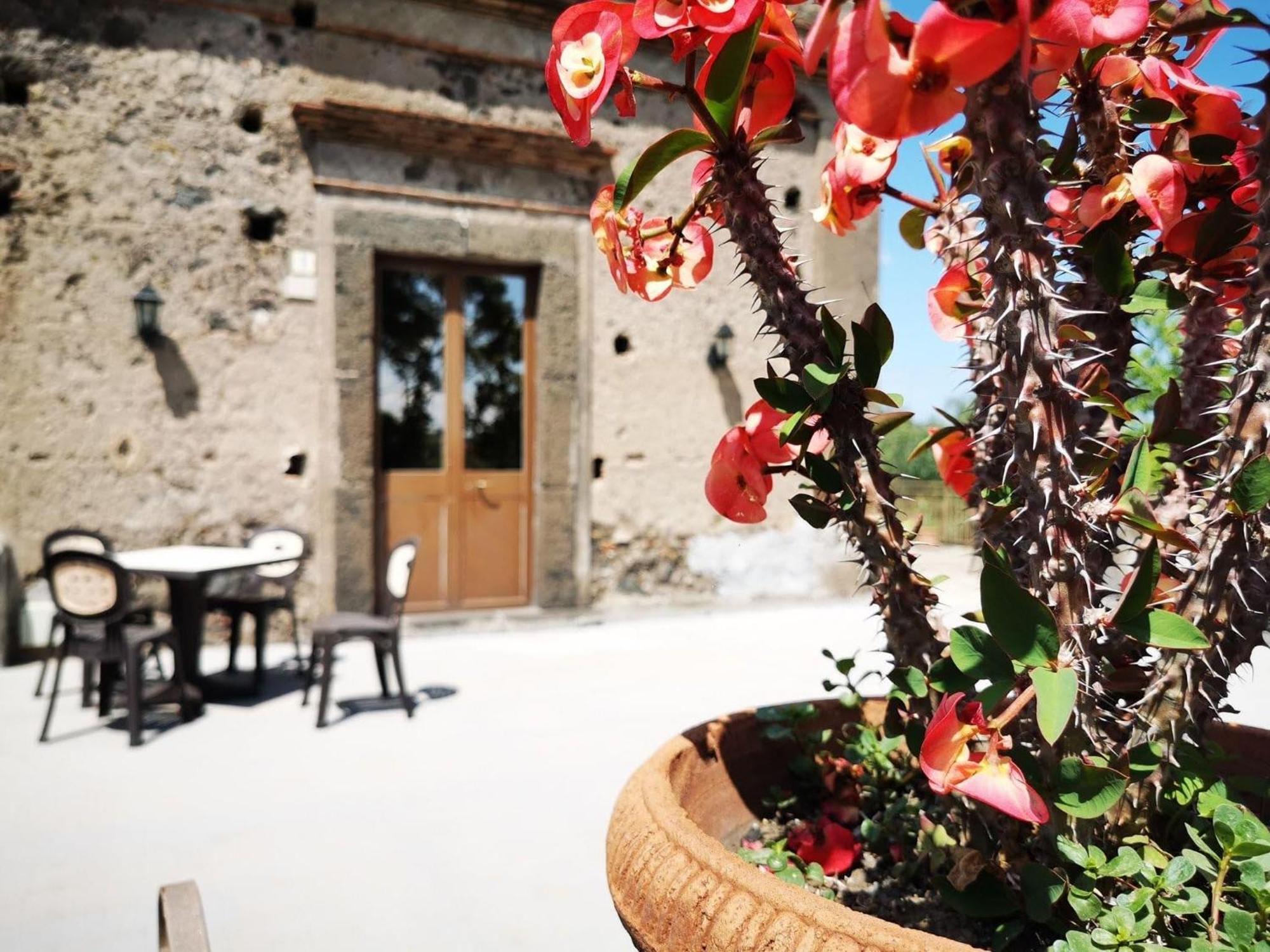 Bed and Breakfast Le Grotte Riposto Exterior foto